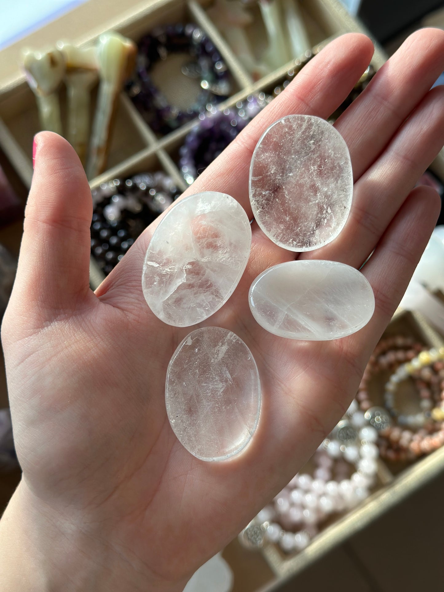 Bergkrystall thumb worry stone