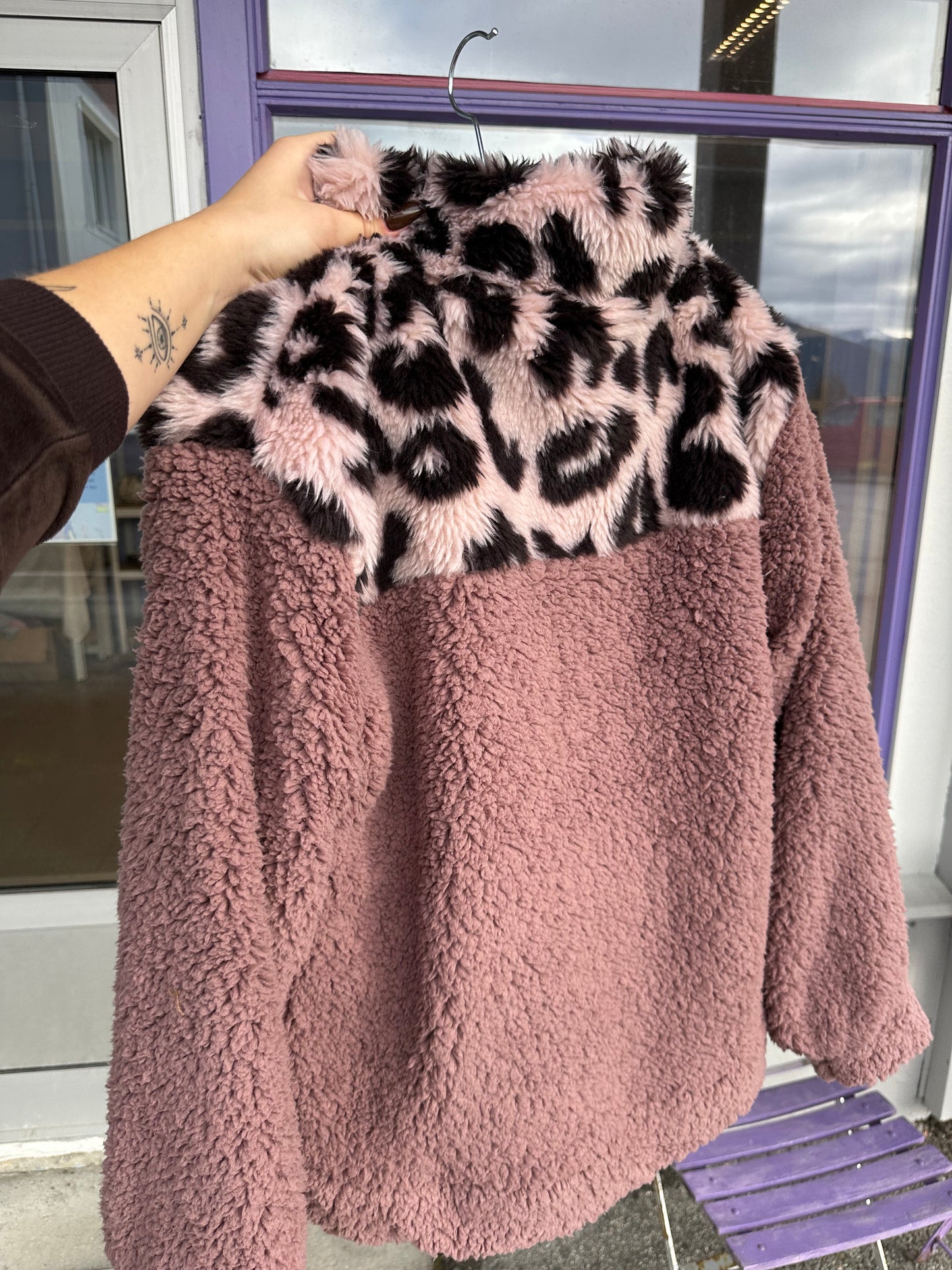 Teddy jakke gammel rosa med leopard mønster