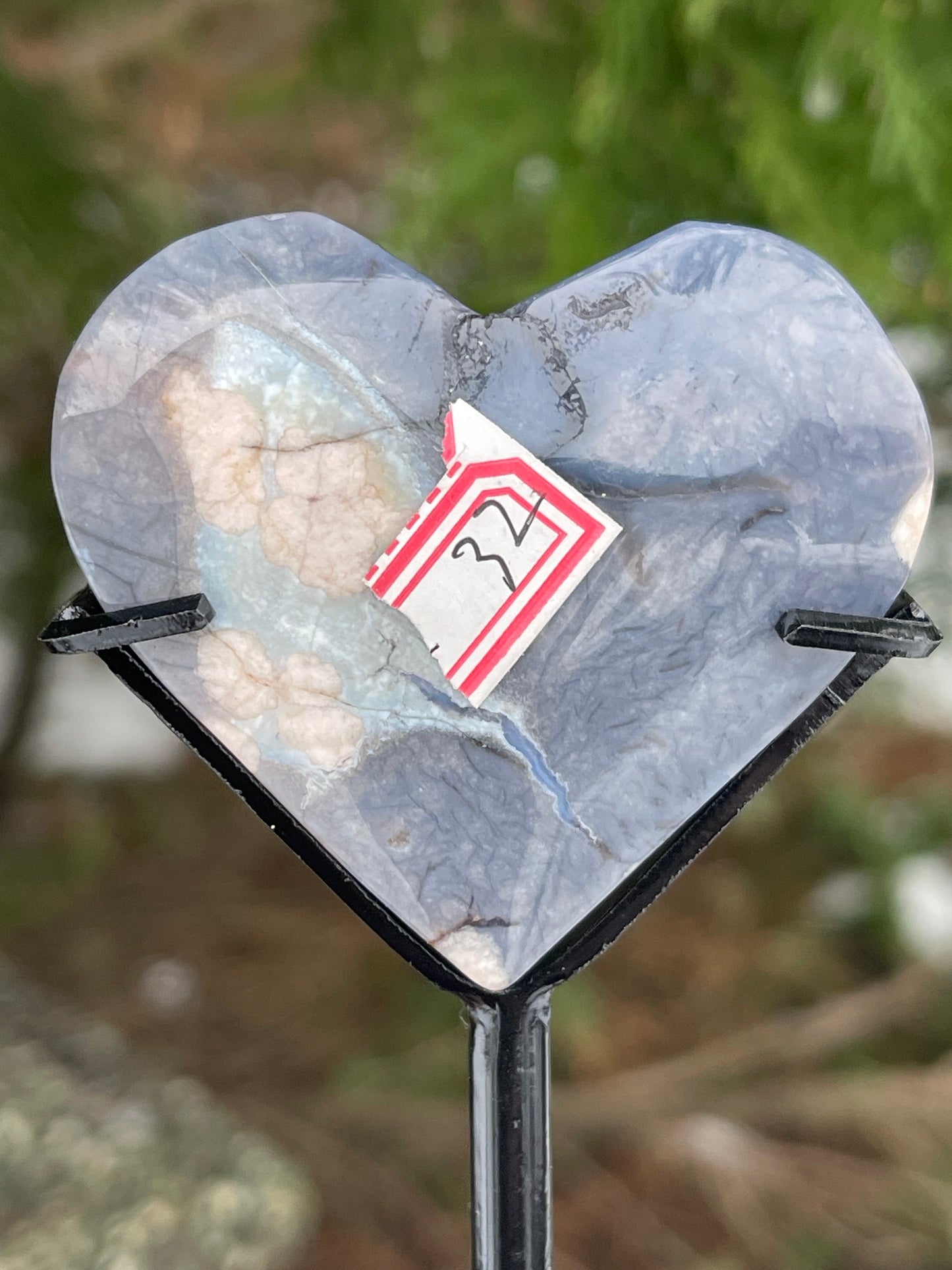 Blå blomsteragat hjerte med tilpasset holder