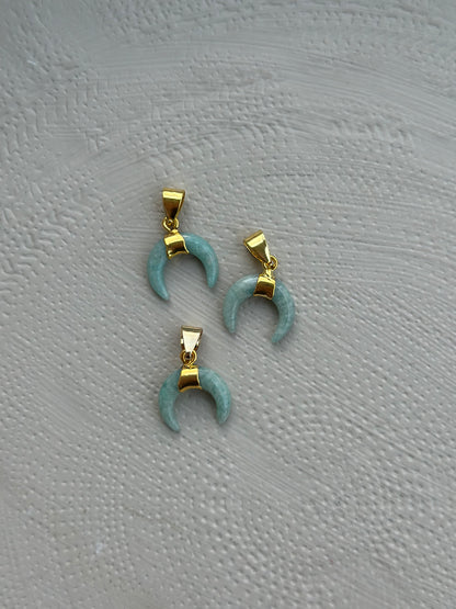 Anheng halvmåne Grønn aventurin  gullfarget feste