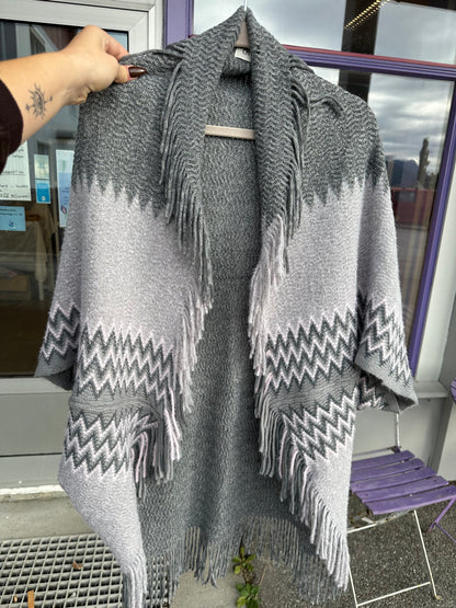 One size strikket jakke / cardigan / åpen poncho - grå lavendel