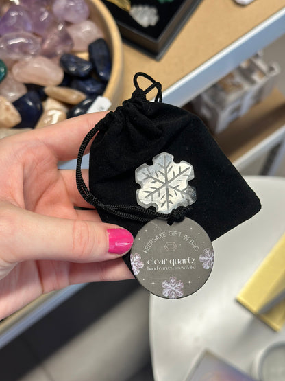 Snøfnugg snøflak bergkrystall i velur pose med lapp