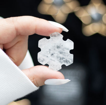 Snøfnugg snøflak bergkrystall i velur pose med lapp