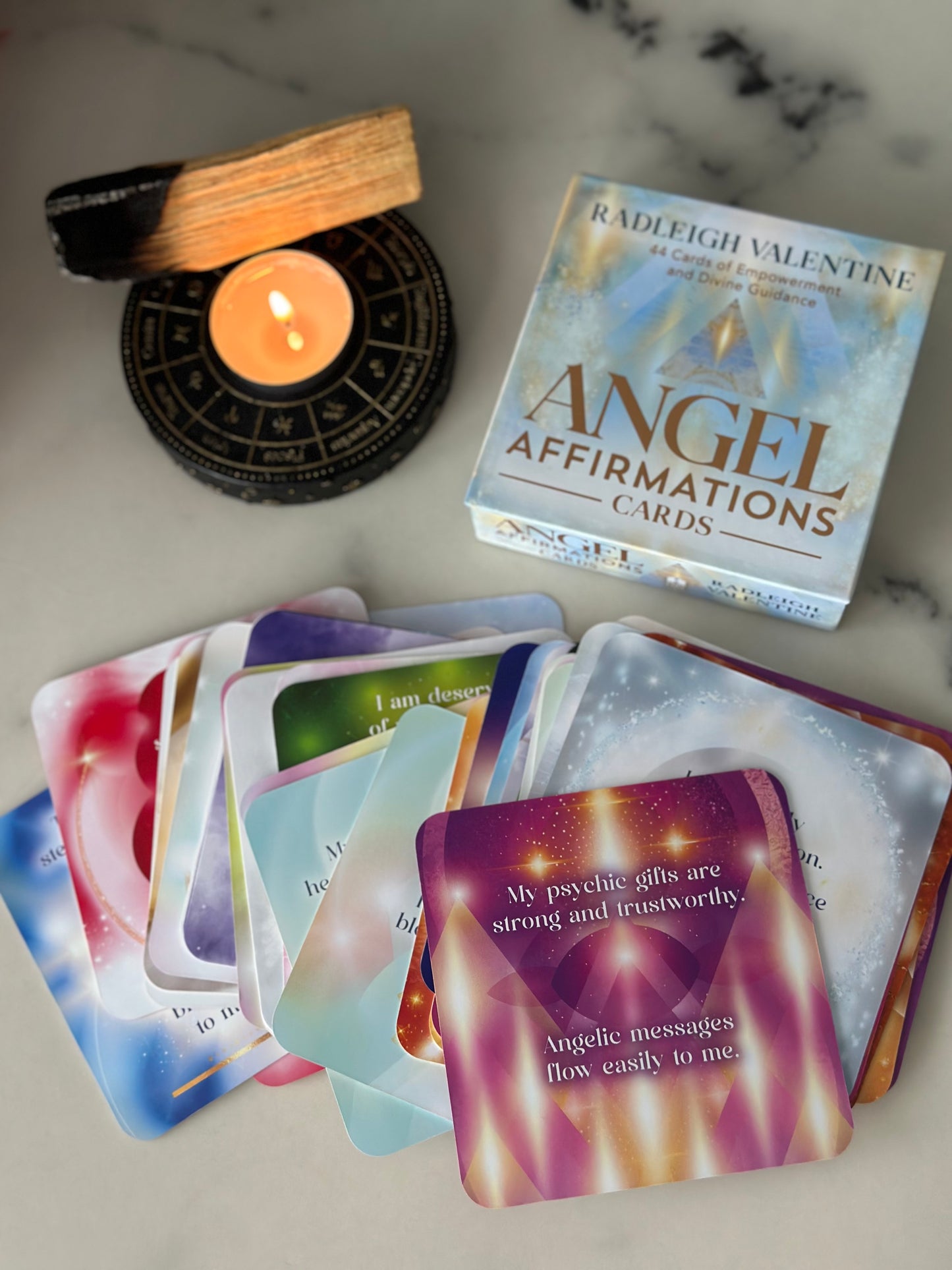 Angel Affirmations Cards - Radleigh Valentine - Engle affirmasjonskort